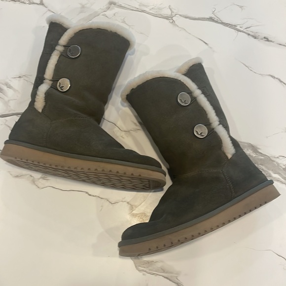 Ugg Koolaburra Boot, Size 7, Olive Green, 2 button closure, Winter boot, warm - Picture 8 of 14